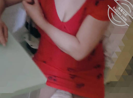 海角社区.夜晚享受老妈带给大儿子的星级服务