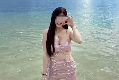 海角社区.和妹妹去斐济旅游手扣她的骚逼