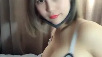 女神级美女主播露脸和炮友摸奶掰粉逼无套操国语淫荡对白